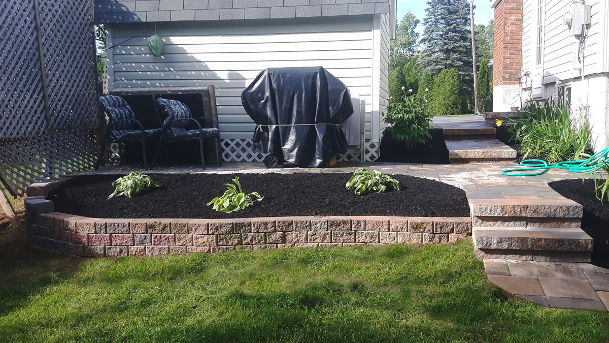 Nashwaaksis walkway, retaining wall, and bedding by Yards Apart Landscape & Design: photo 3